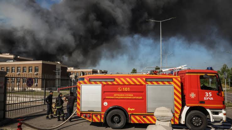 37 dead after Russian strike on warehouse near Kyiv