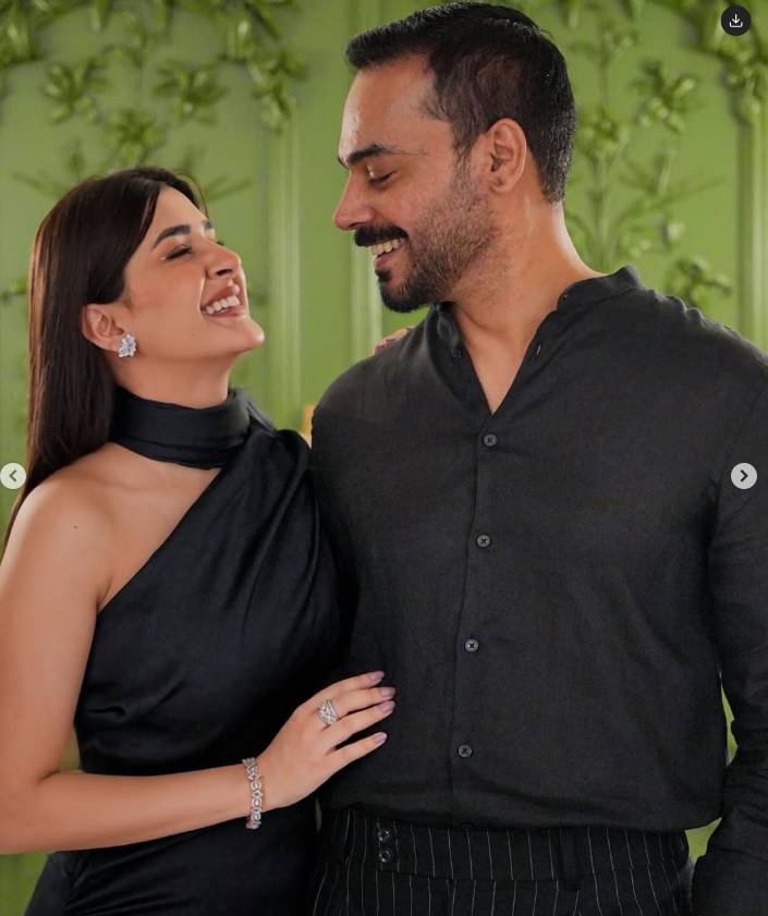 Gohar Rasheed shares adorable glimpse with Kubra Khan