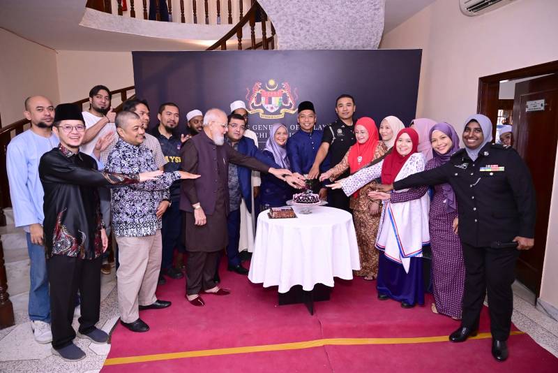 Malaysia celebrates 69th National Day with flag-hoisting ceremony at Karachi consulate