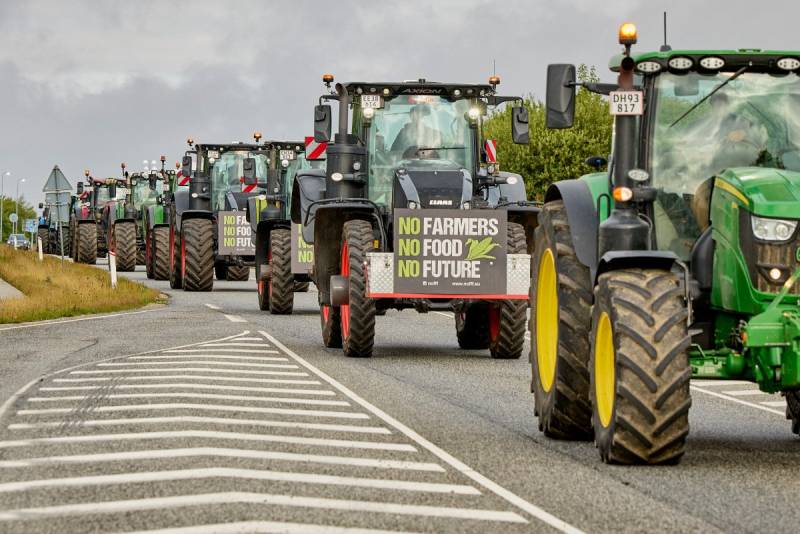Danish farmers hold tractor protest over fertiliser law