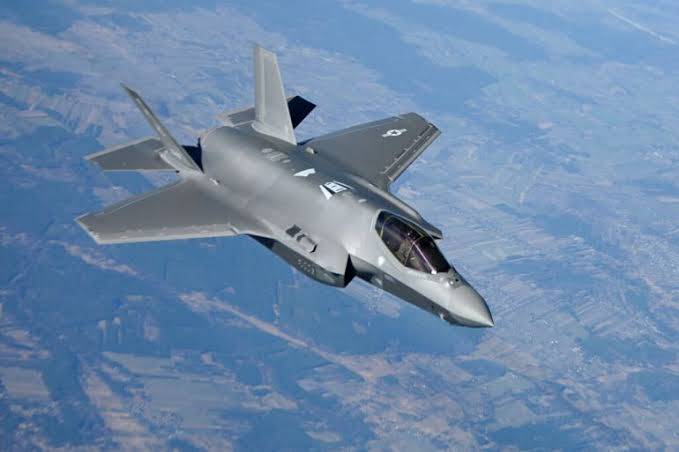 Ukraine says told UN aviation watchdog that Russian airspace 'not safe'
