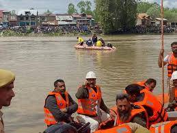 Man dies, 3 rescued after picnickers’ boat capsized in Wazirabad river