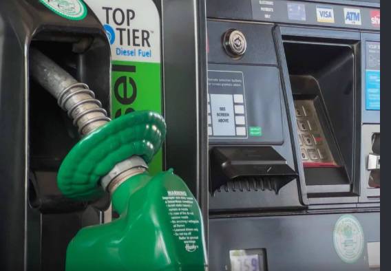 US average diesel price rises to record $5.90 a gallon