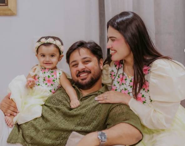 Iqra Kanwal finally reveals daughter Anaviya’s face in heartwarming family photos