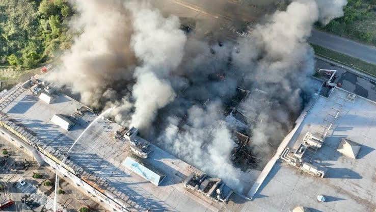 Russian strike on Ukraine shopping centre kills at least four