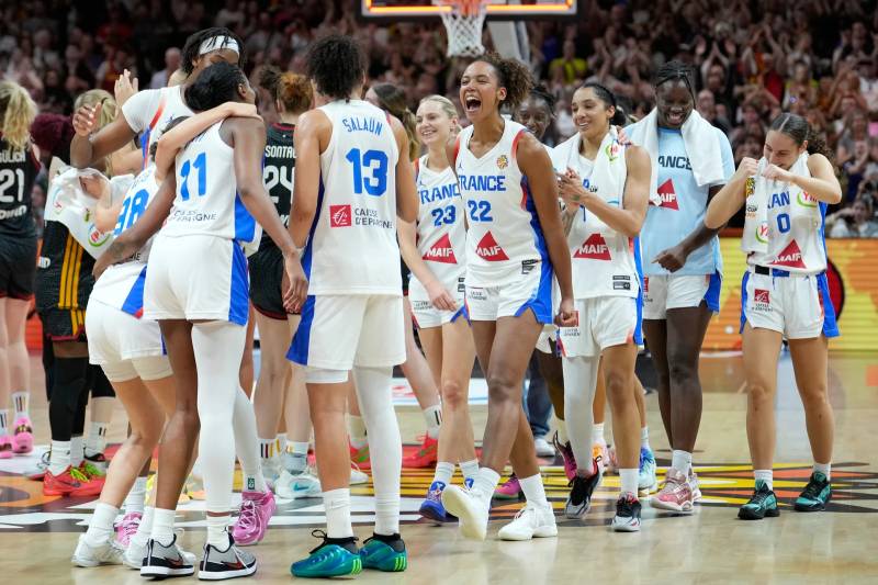 France sink Germany to reach first women's basketball World Cup final