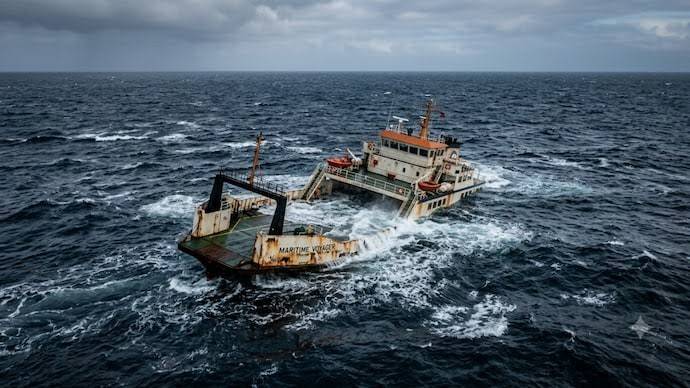 One dead, 30 missing after ferry sinks off Vanuatu