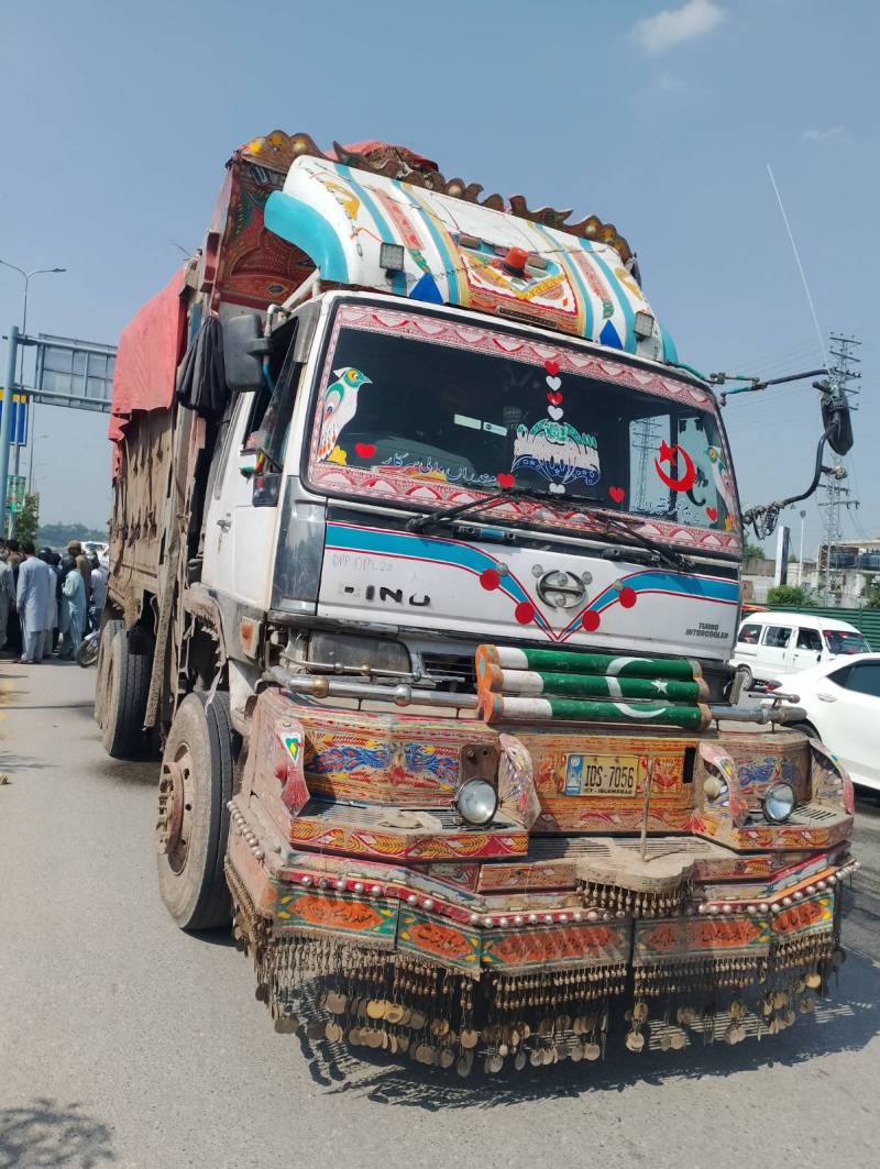 Woman dies after being hit by truck near Soan Bridge in Rawalpindi