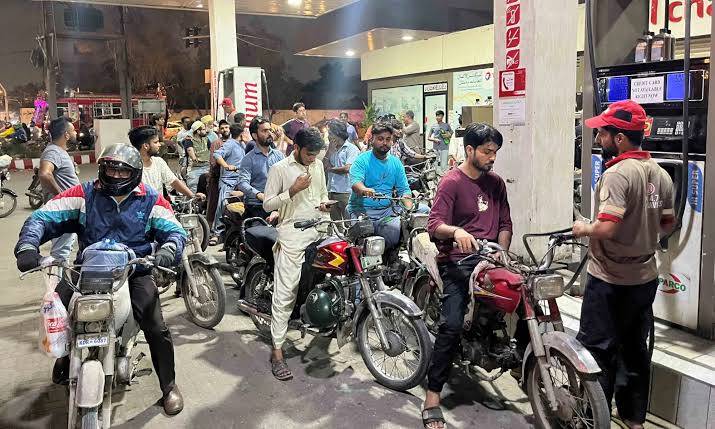 Petroleum dealers reject fuel relief scheme