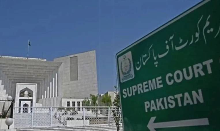 SC defers hearing of Imran Khan hospital transfer case for three weeks 