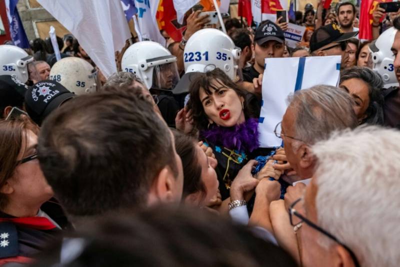 Turkey releases 106 protesters, jails more LGBTQ activists