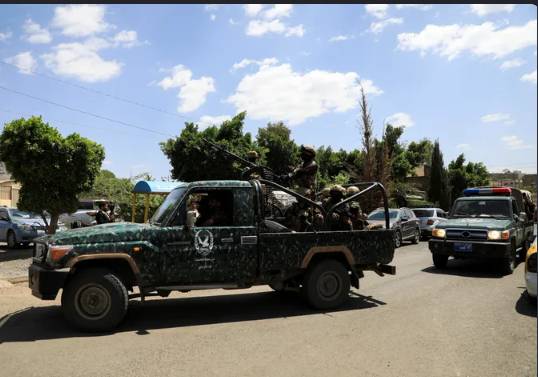 Yemeni army says 30 Houthis killed in clashes west of Taiz