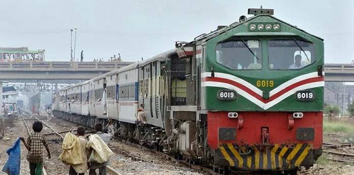 Dysfunctional Pakistan Railways helpline service irks passengers