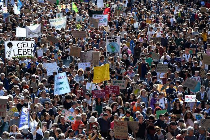Thousands protest inaction over climate crisis in Switzerland