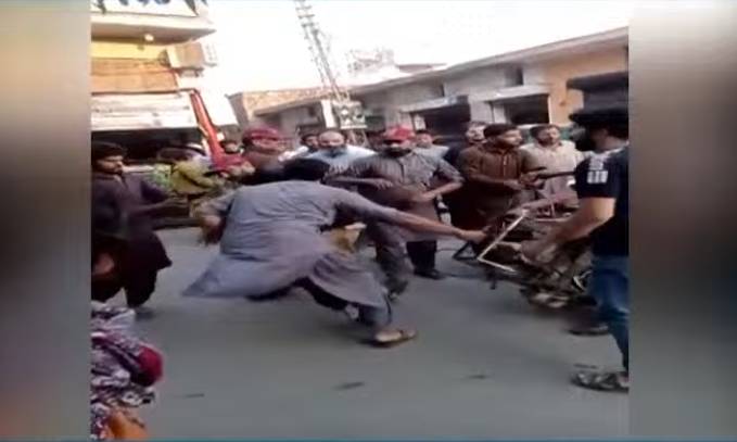LPG shopkeeper attacks Civil Defence team during raid