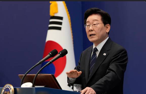 South Korea's leader urges nuclear freeze, eased sanctions on North