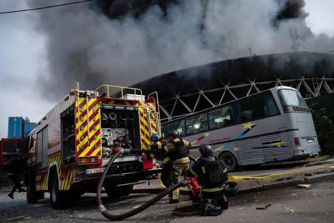 Fresh Russian strikes on Ukraine's infrastructure kill seven