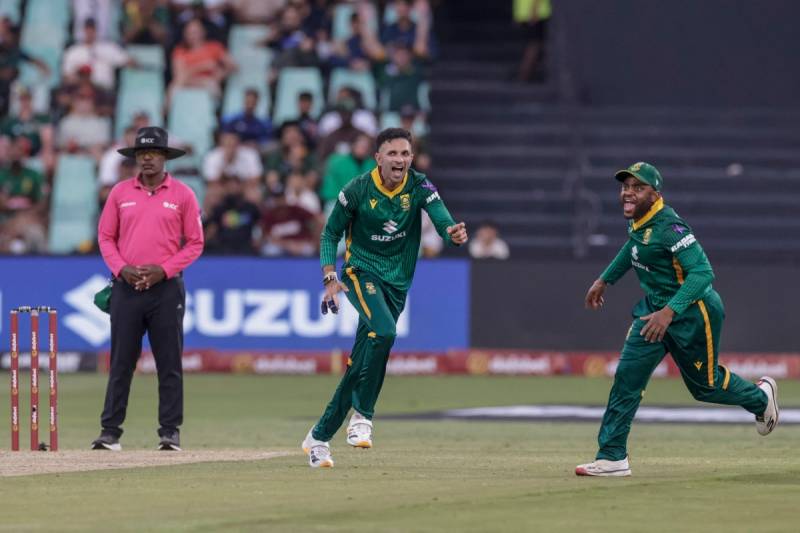 Breetzke and Maharaj sink Australia in first one-day international