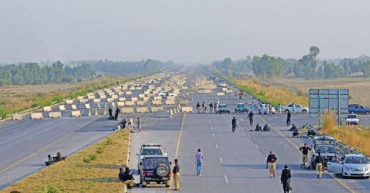 Swabi to Islamabad Motorway closed for traffic
