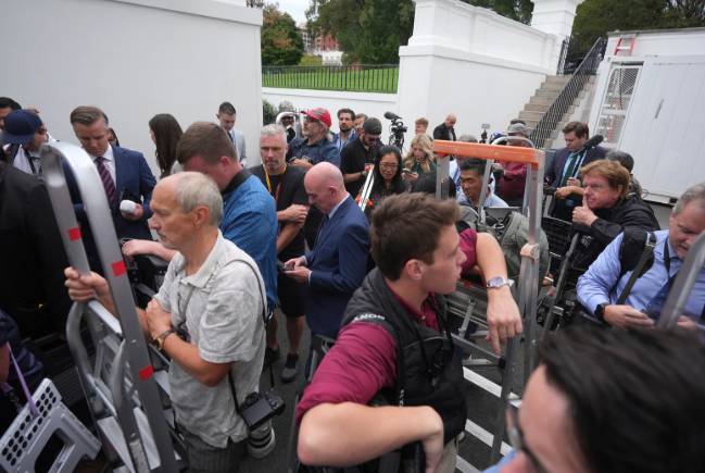 US judge orders White House reinstate access to CNN, MS NOW, Politico