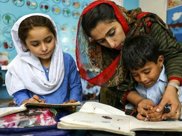 Sindh govt moves to promote Grade-16 teachers as headmasters