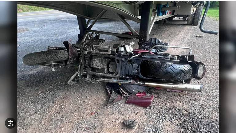 Road accidents claim two lives in Lahore