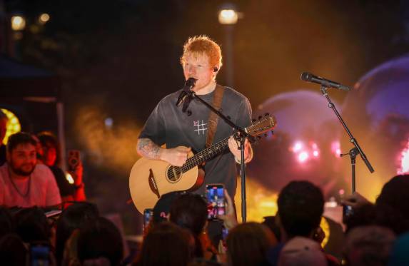 Singer Ed Sheeran’s Boston concerts stand cancelled