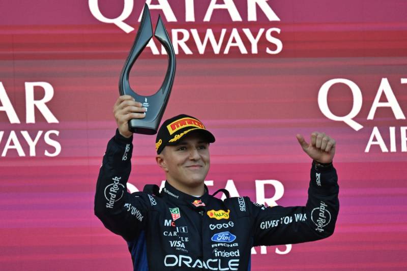 Russell holds off Verstappen to win Azerbaijan Grand Prix