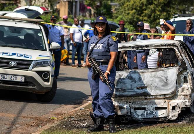 10 killed, 11 wounded in shooting outside Cape Town