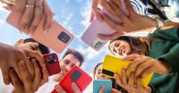EU chief to unveil social media, gaming curbs for under-15s