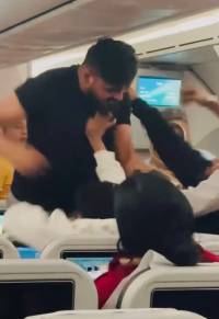 Two plane passengers fight mid-air on London-Dhaka flight