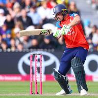 England thrash Sri Lanka again to return to top of T20 rankings