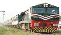 Farid Express engine catches fire near Kahror Pakka, no causality reported