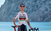 Afghan cyclist who disguised herself as man wins Asian Games silver