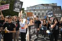 Hundreds rally against fur at Milan fashion week