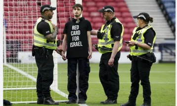 Protester chains himself to goalpost delaying Scotland-Israel women's match