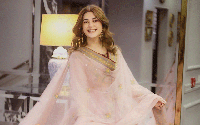 Fans swoon as Kubra Khan’s stunning shaadi-season look goes viral
