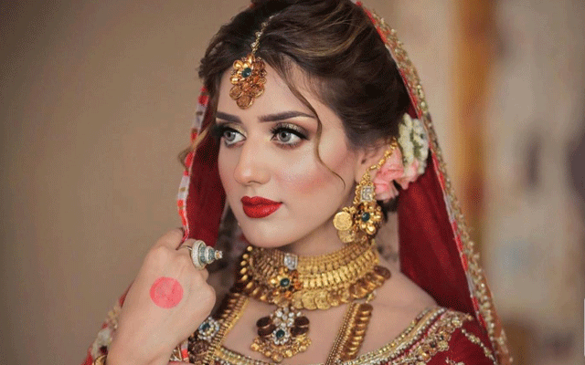 Is Jannat Mirza to walk on HUM Bridal Couture Week 2025? 