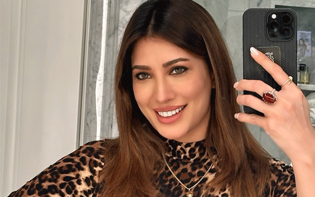 Mehwish Hayat drops bold warning with fierce cheetah look 