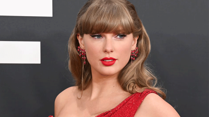 Taylor Swift surprises fans in snowy photo with NFL reporters 