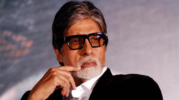 Amitabh Bachchan gets mobbed by crowd in Surat, Gujarat