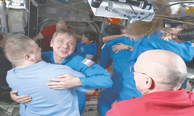 International crew arrives at space station