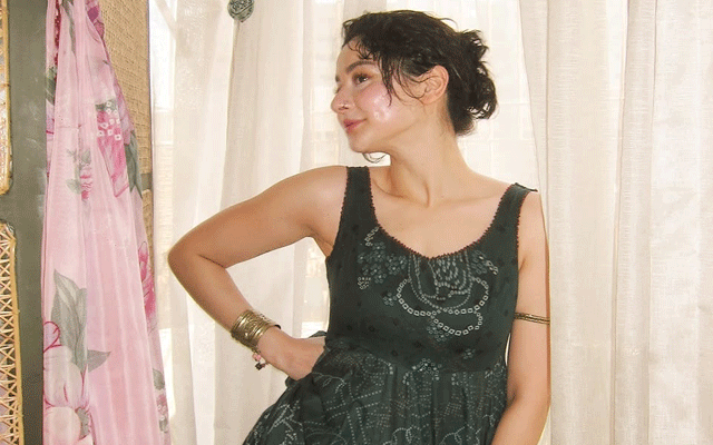 Hania Aamir channels elegance with ethereal green Anarkali look