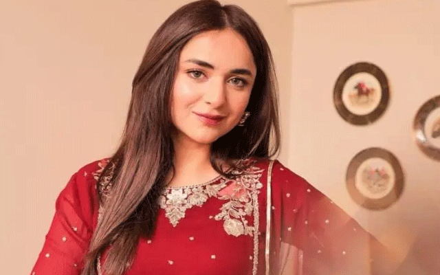 Yumna Zaidi’s regal red look leaves fans in awe