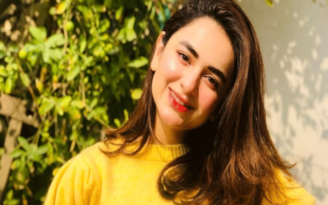 Yumna Zaidi gets big praise from Saima Akram Chaudhry