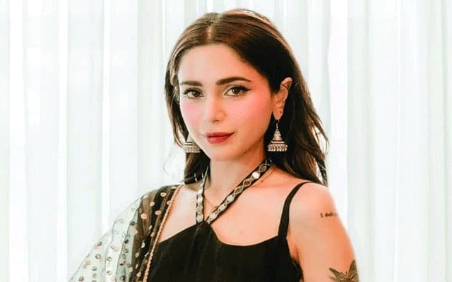 Birthday cheers for Aima Baig 